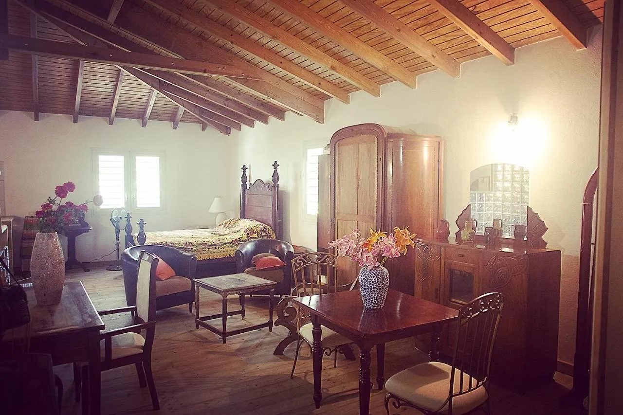 Villa Besson l’havre de paix à Le Gosier  Hébergement de vacances Le Gosier (Grande-Terre)